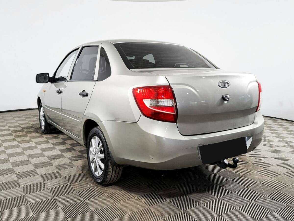 Lada (ВАЗ) Granta с пробегом — 2012 год. Фото: #5