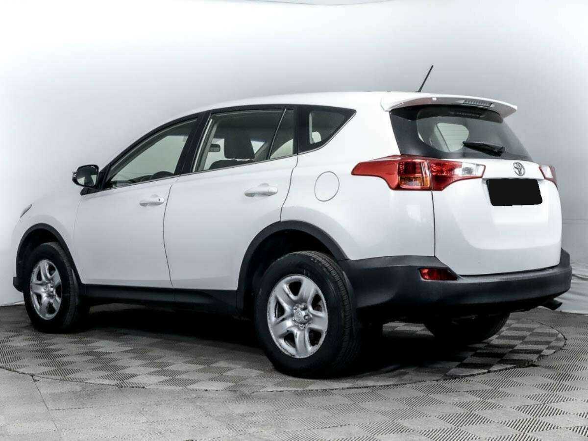 Toyota RAV4 с пробегом — 2015 год. Фото: #5