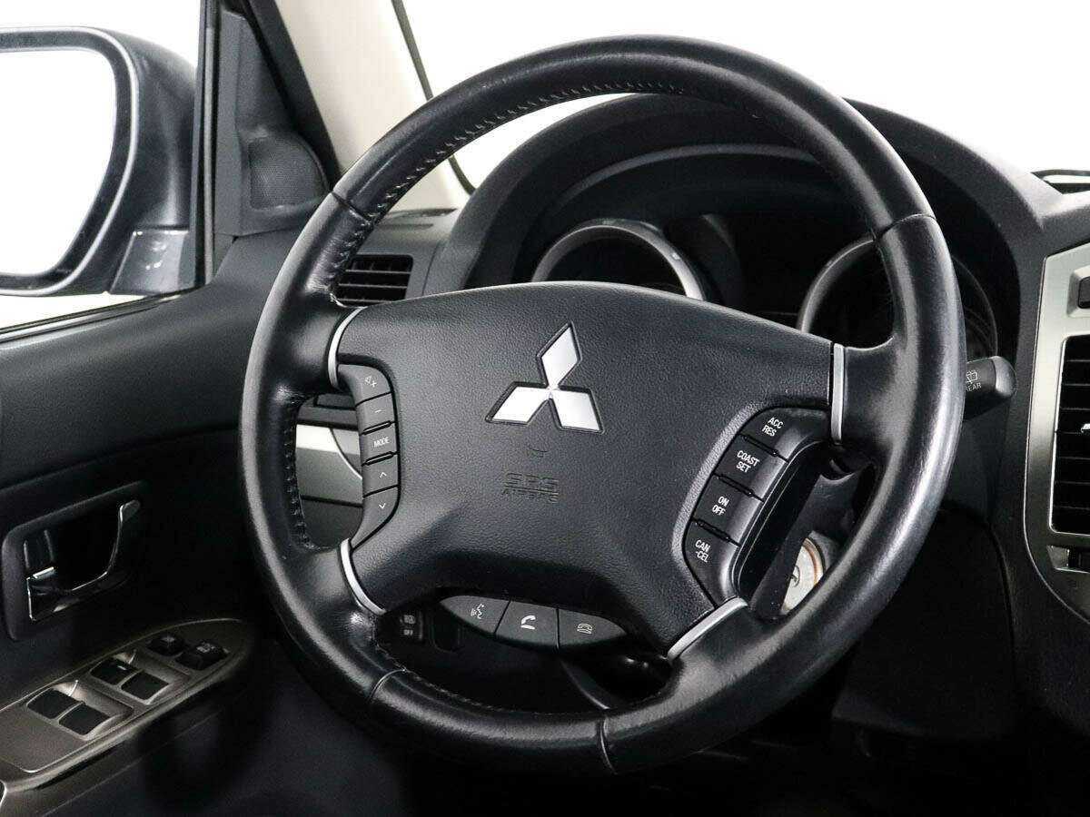 Mitsubishi Pajero с пробегом — 2018 год. Фото: #12