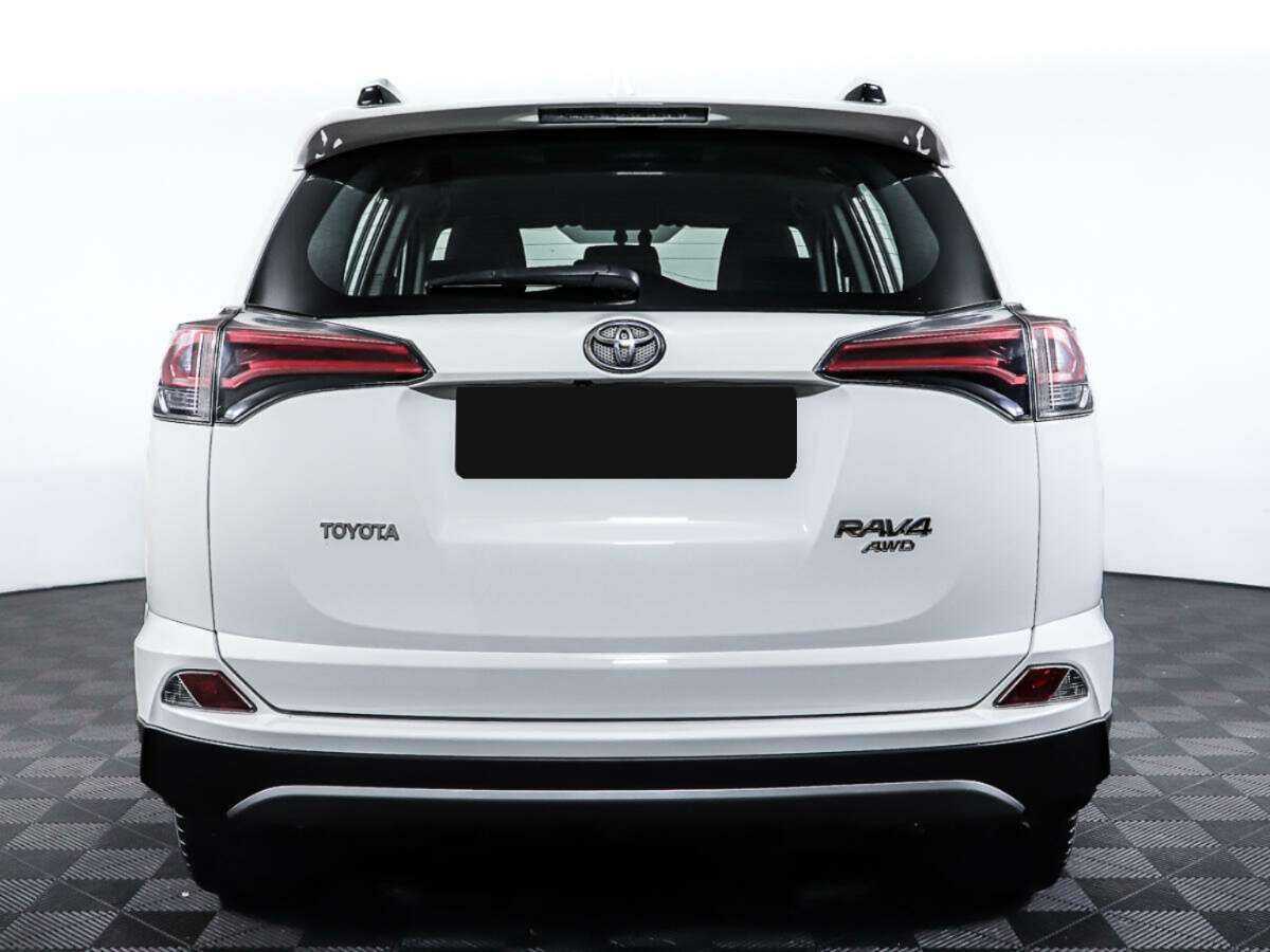 Toyota RAV4 с пробегом — 2018 год. Фото: #5