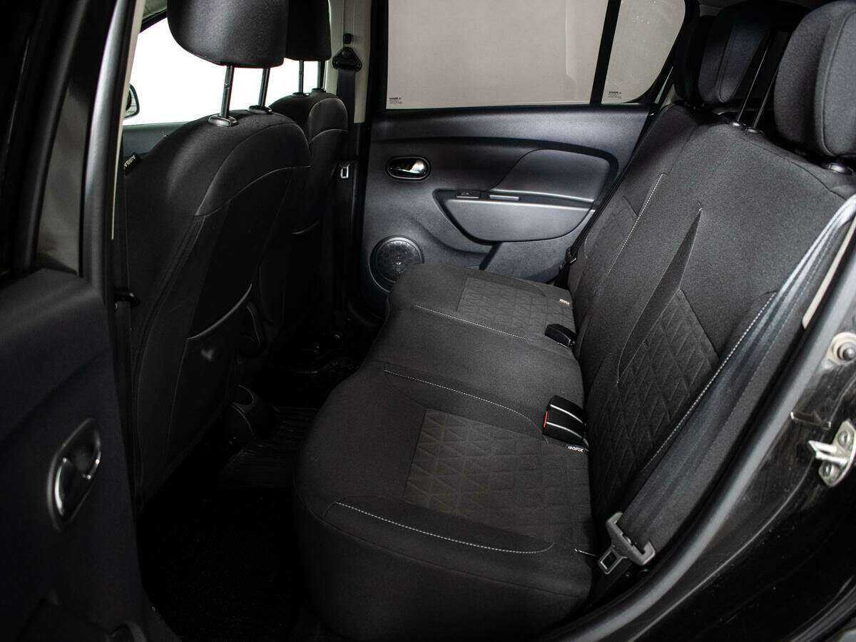 Renault Sandero с пробегом — 2017 год. Фото: #7