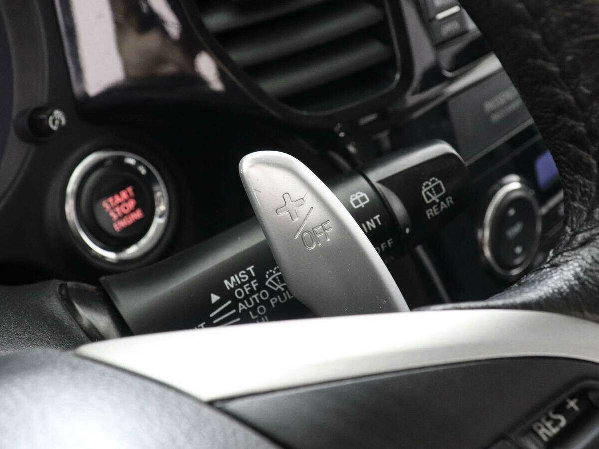 Mitsubishi Outlander с пробегом — 2012 год. Фото: #13