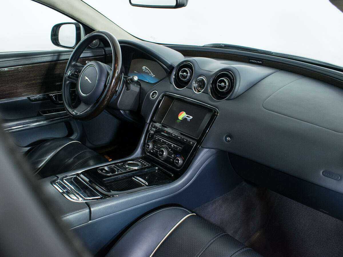 Jaguar XJ с пробегом — 2014 год. Фото: #8