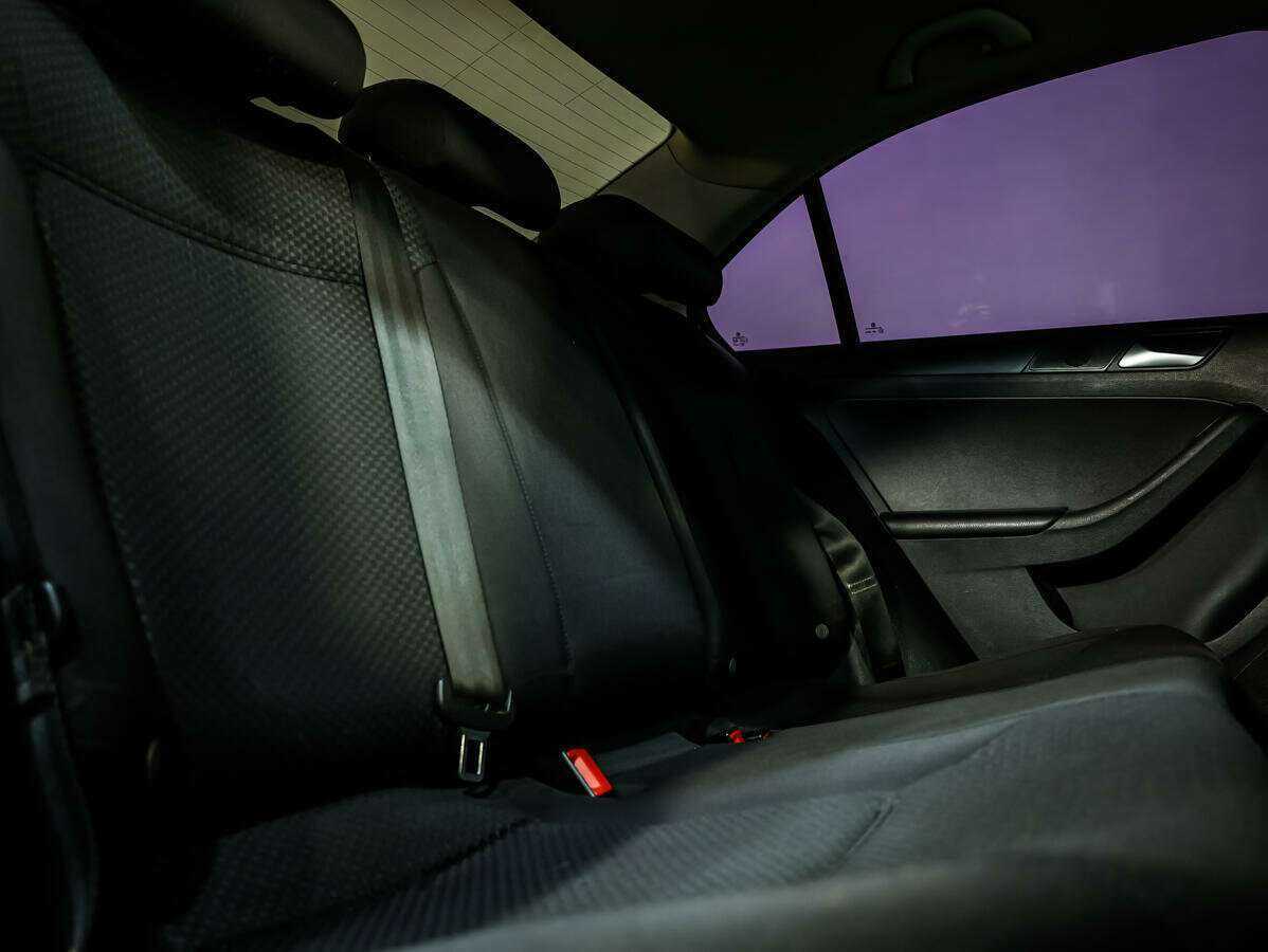 Volkswagen Jetta с пробегом — 2014 год. Фото: #10