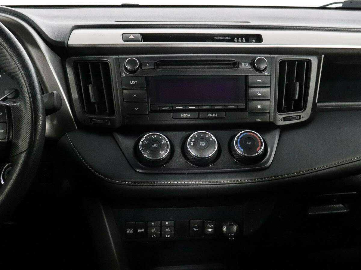 Toyota RAV4 с пробегом — 2016 год. Фото: #10