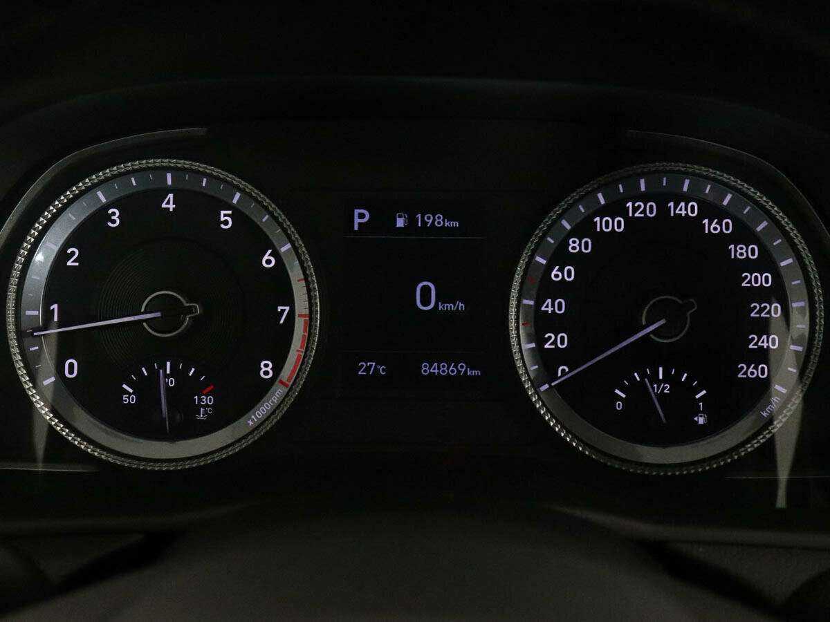 Hyundai Sonata с пробегом — 2020 год. Фото: #11