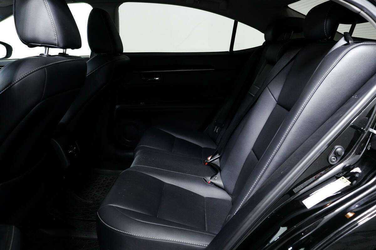 Lexus ES с пробегом — 2012 год. Фото: #11