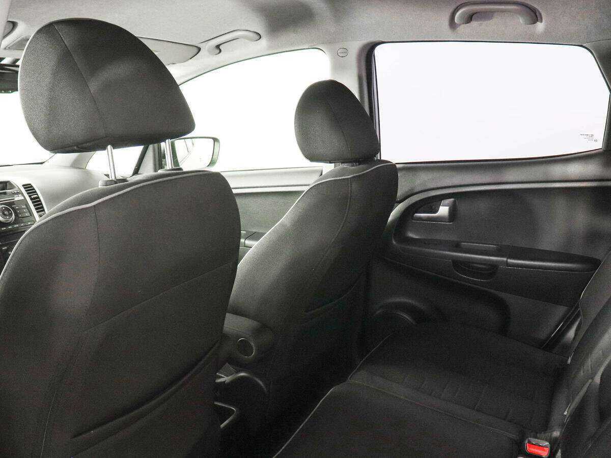 Kia Venga с пробегом — 2012 год. Фото: #7