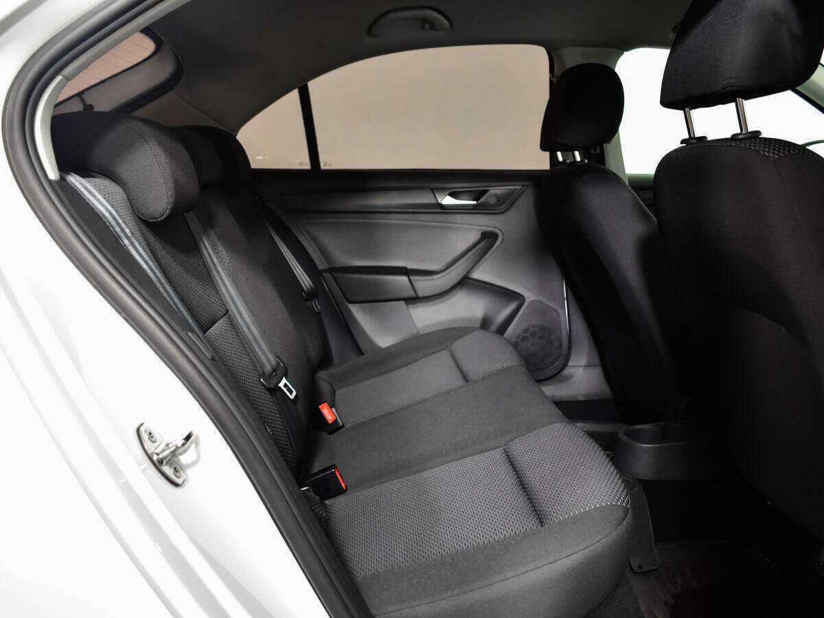 Volkswagen Polo с пробегом — 2021 год. Фото: #9