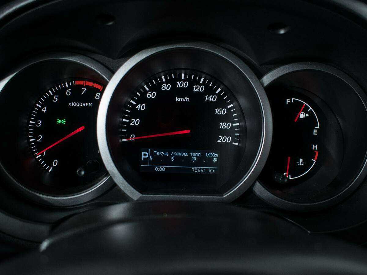 Suzuki Grand Vitara с пробегом — 2012 год. Фото: #9