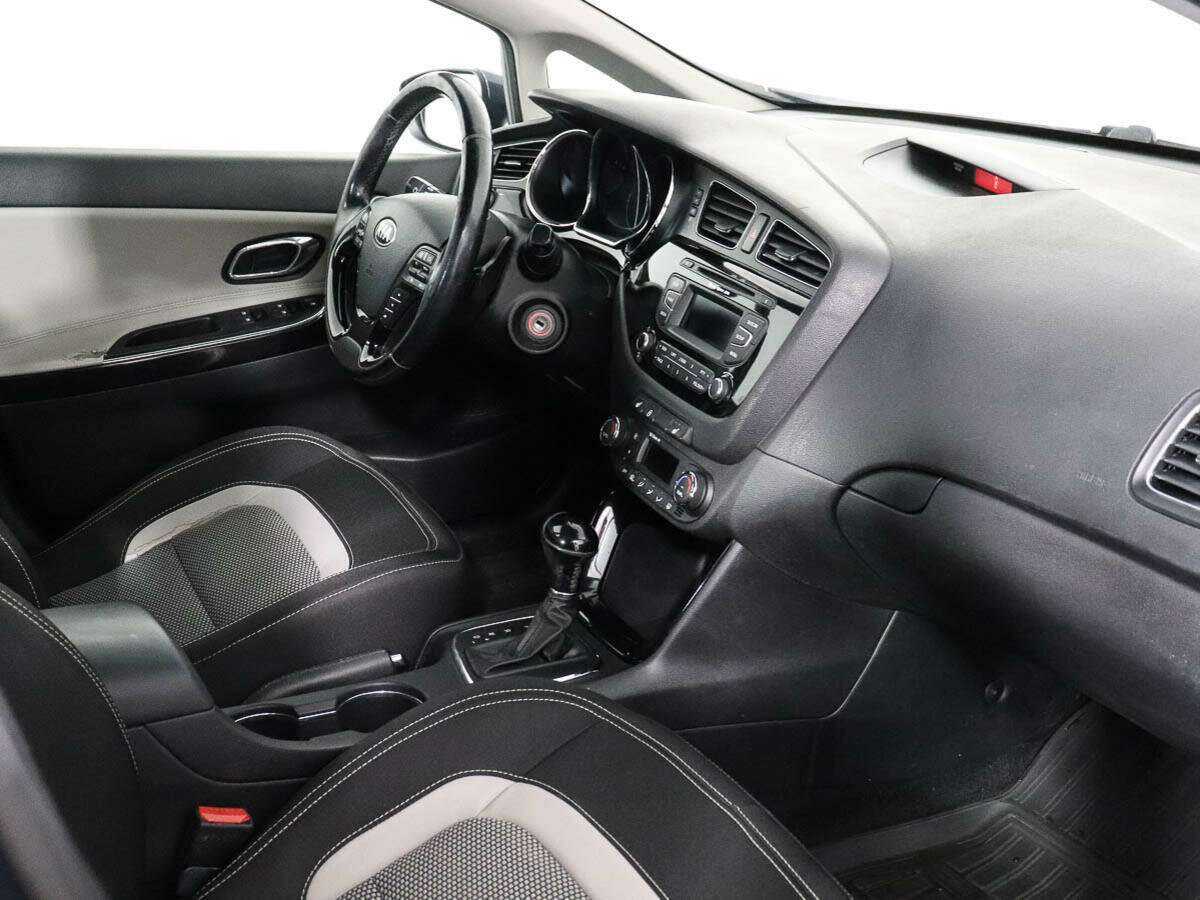 Kia Ceed с пробегом — 2013 год. Фото: #6