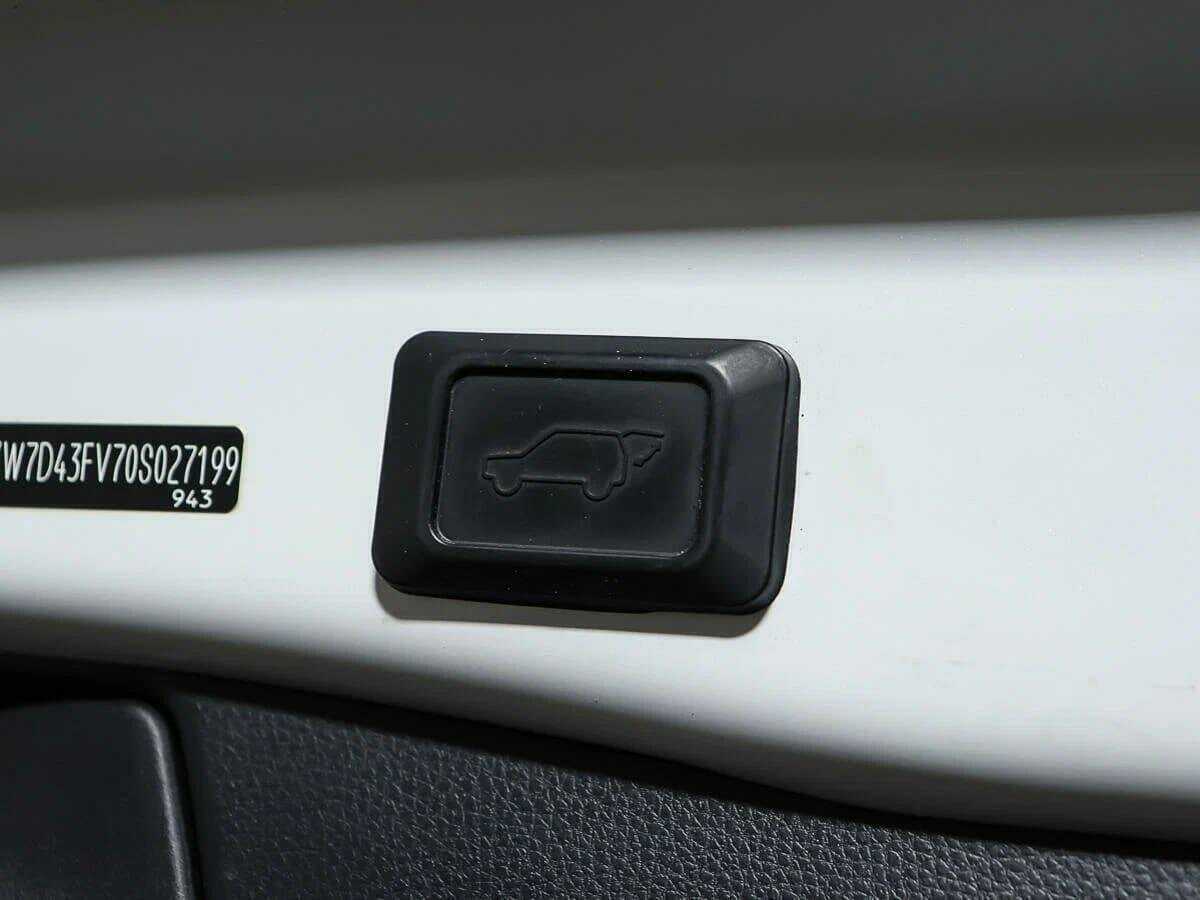 Toyota RAV4 с пробегом — 2021 год. Фото: #17