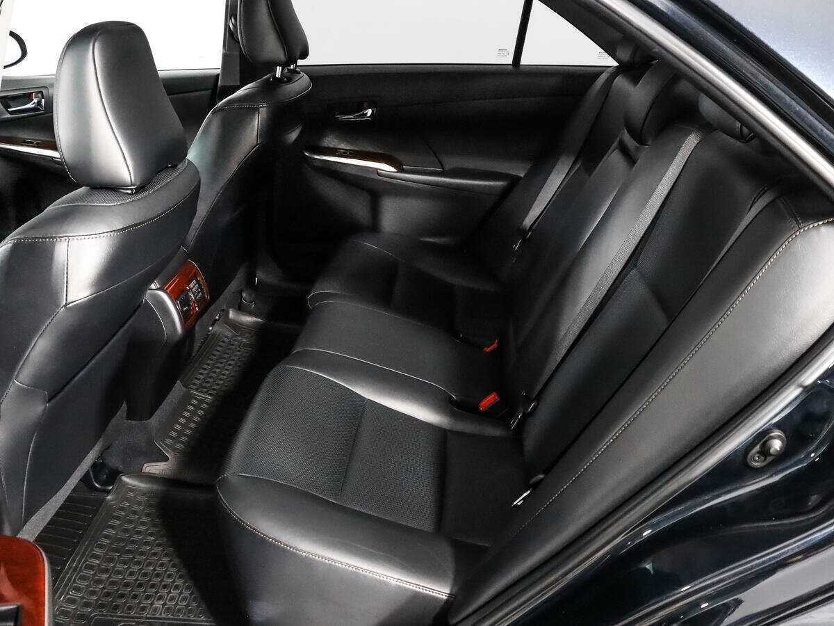 Toyota Camry с пробегом — 2014 год. Фото: #11