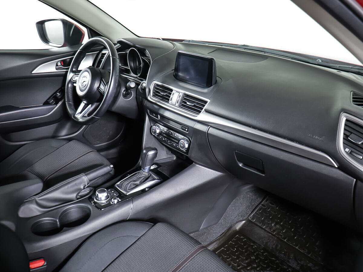 Mazda 3 с пробегом — 2018 год. Фото: #10