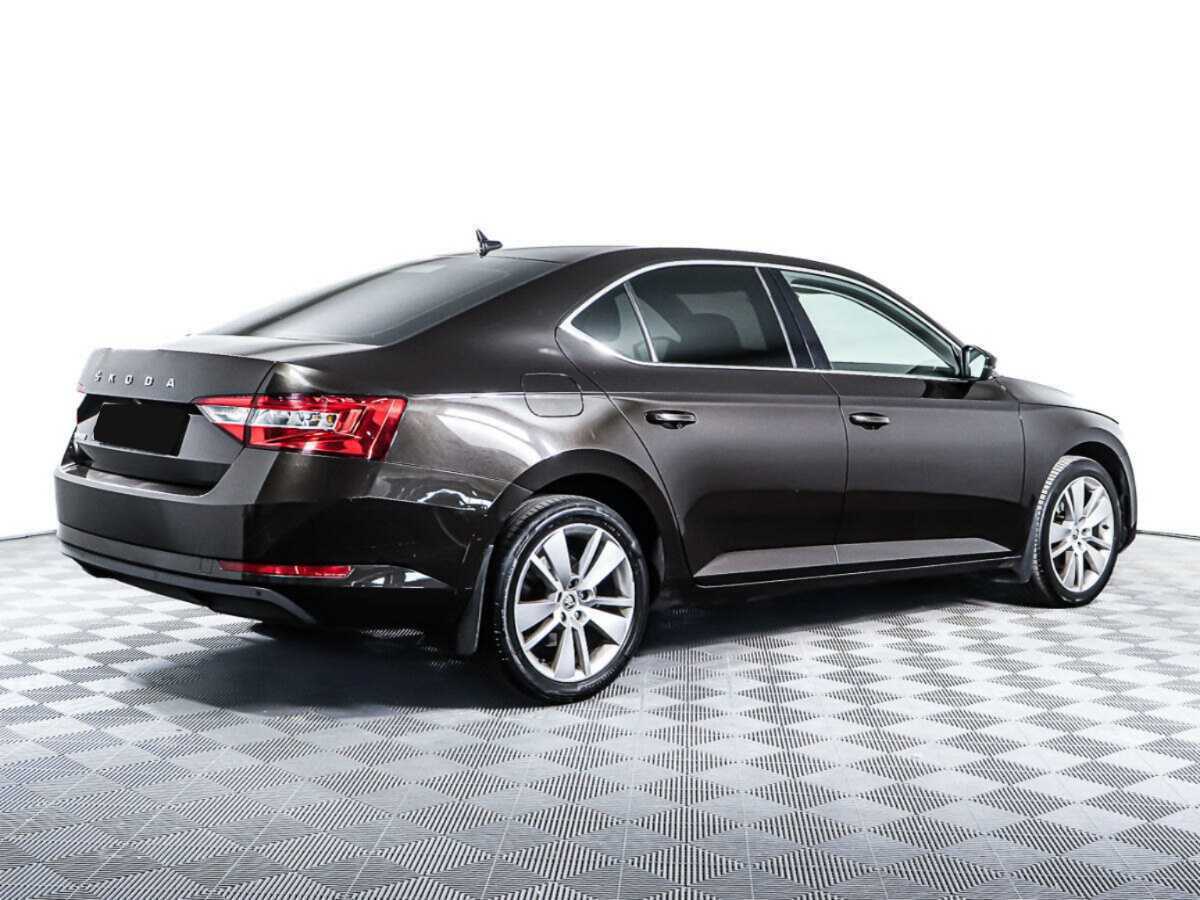 Skoda Superb с пробегом — 2021 год. Фото: #4