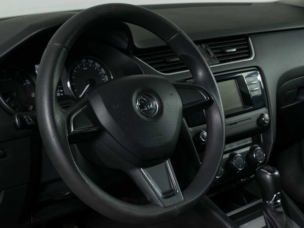 Skoda Octavia с пробегом — 2015 год. Фото: #8
