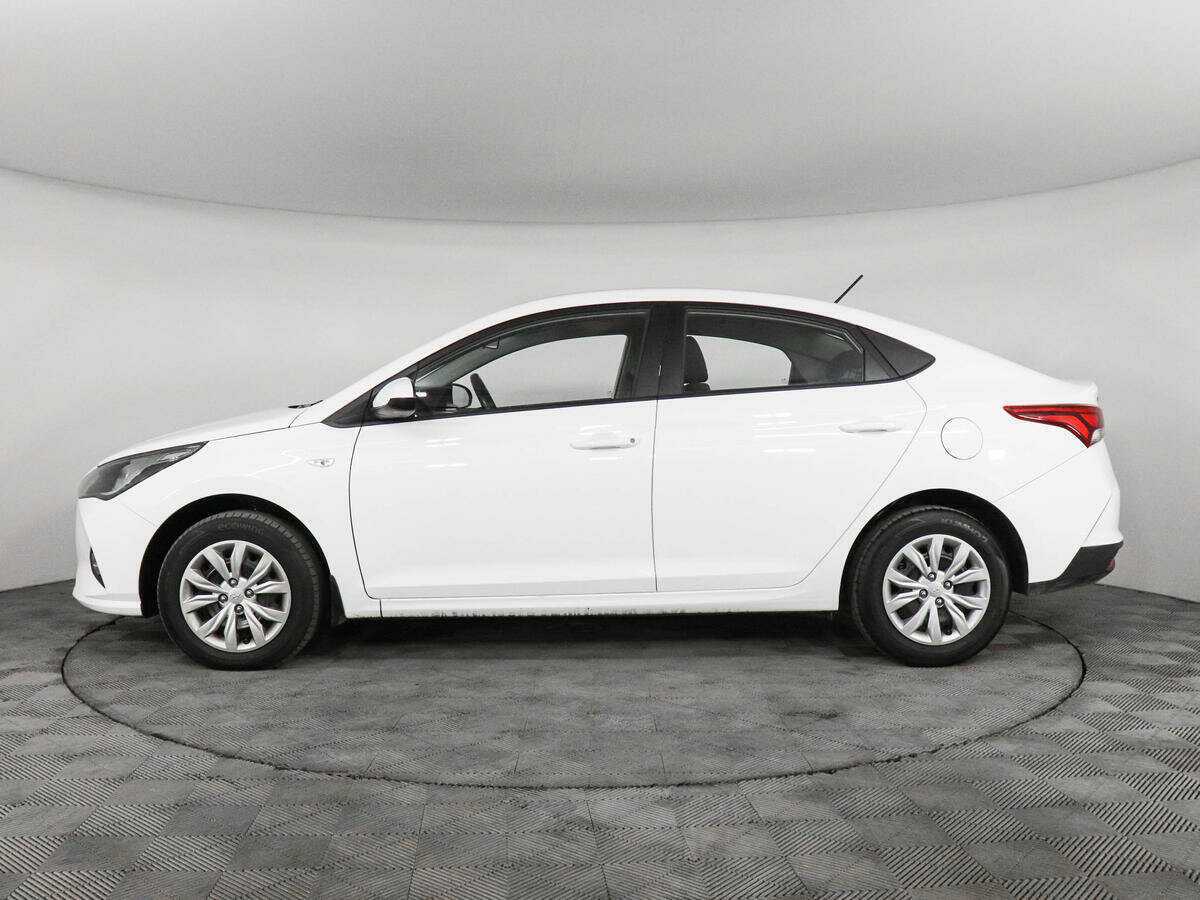 Hyundai Accent с пробегом — 2022 год. Фото: #7