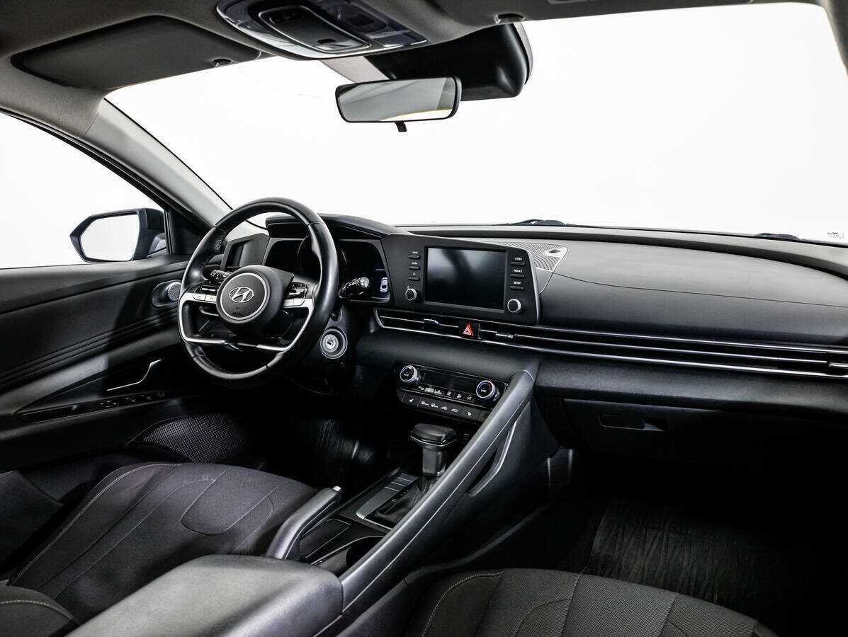Hyundai Elantra с пробегом — 2020 год. Фото: #8