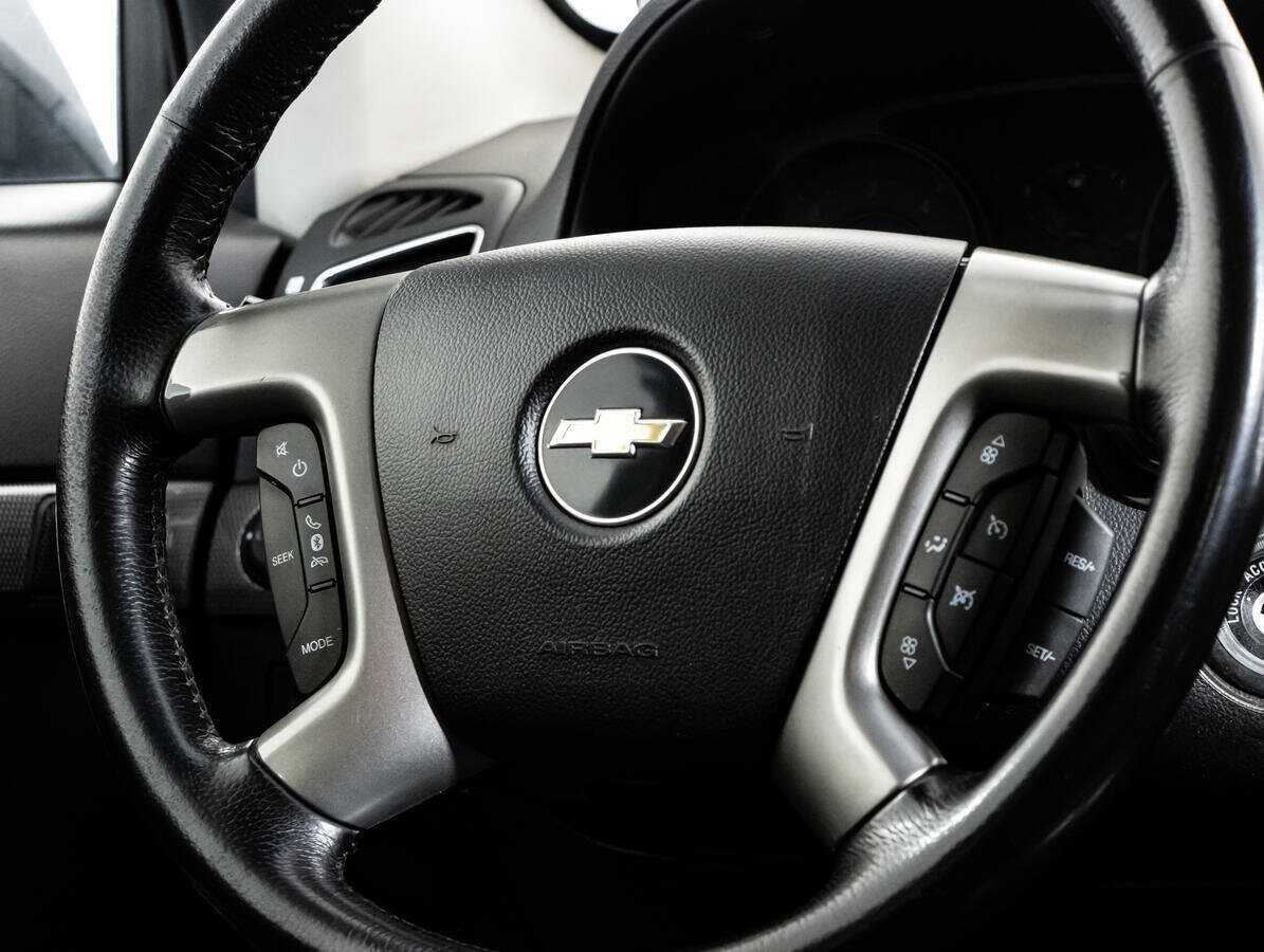 Chevrolet Captiva с пробегом — 2012 год. Фото: #12