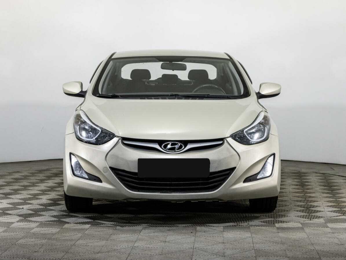 Hyundai Elantra с пробегом — 2015 год. Фото: #1