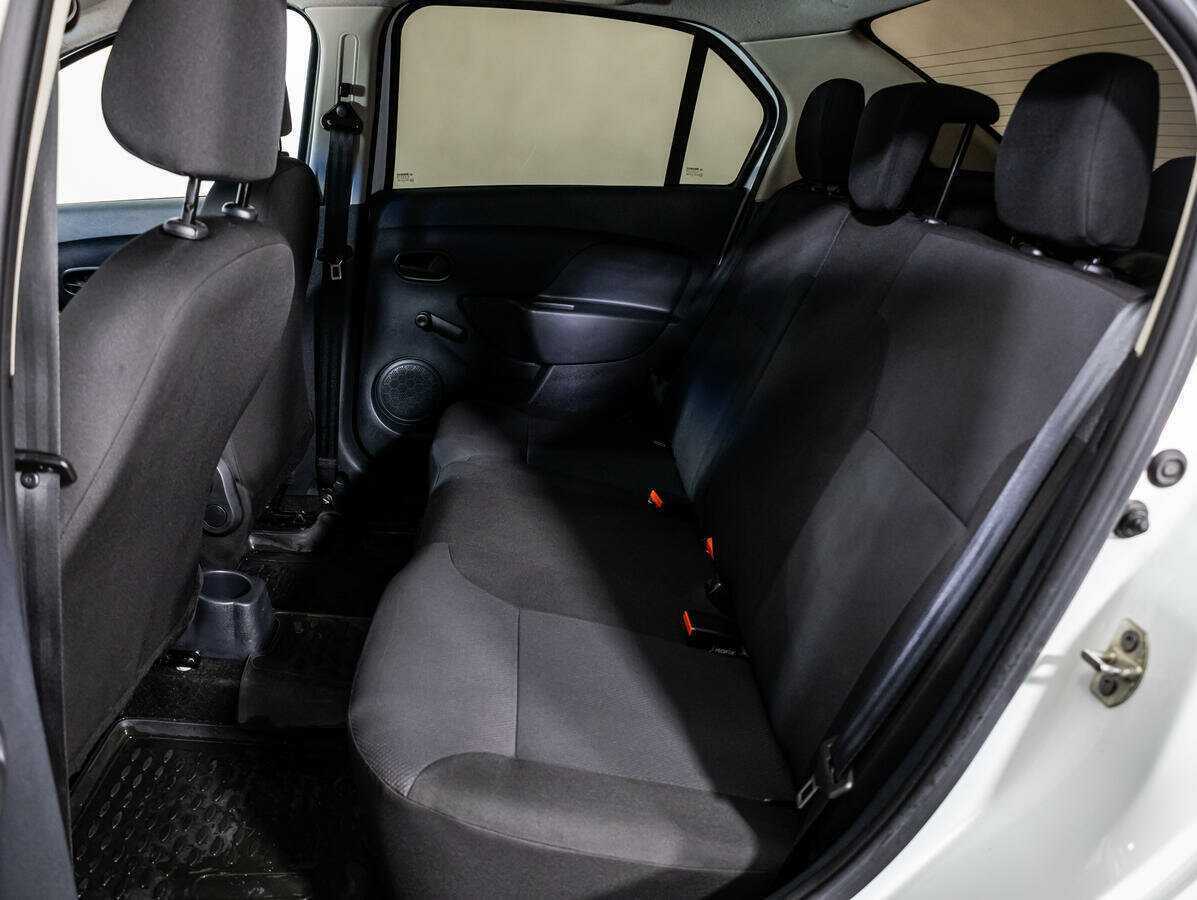 Renault Logan с пробегом — 2019 год. Фото: #9