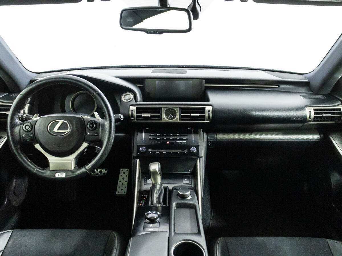 Lexus IS с пробегом — 2014 год. Фото: #12