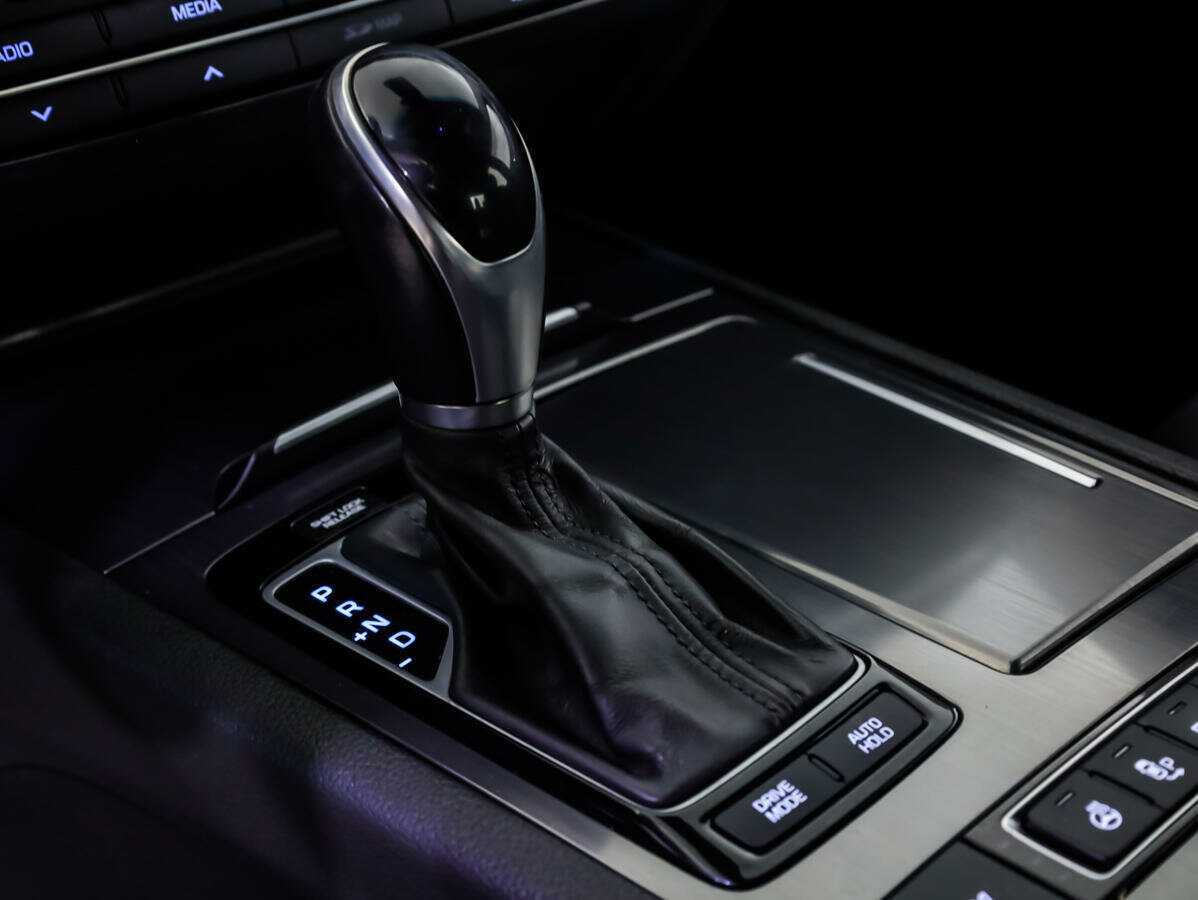 Hyundai Genesis с пробегом — 2014 год. Фото: #15