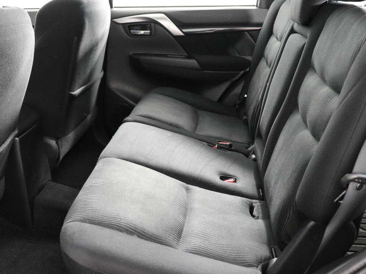 Mitsubishi Pajero Sport с пробегом — 2018 год. Фото: #8