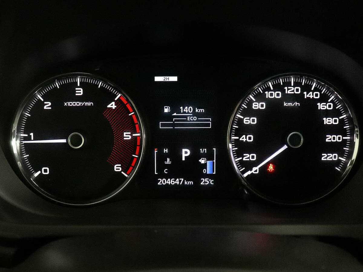 Mitsubishi Pajero Sport с пробегом — 2018 год. Фото: #9