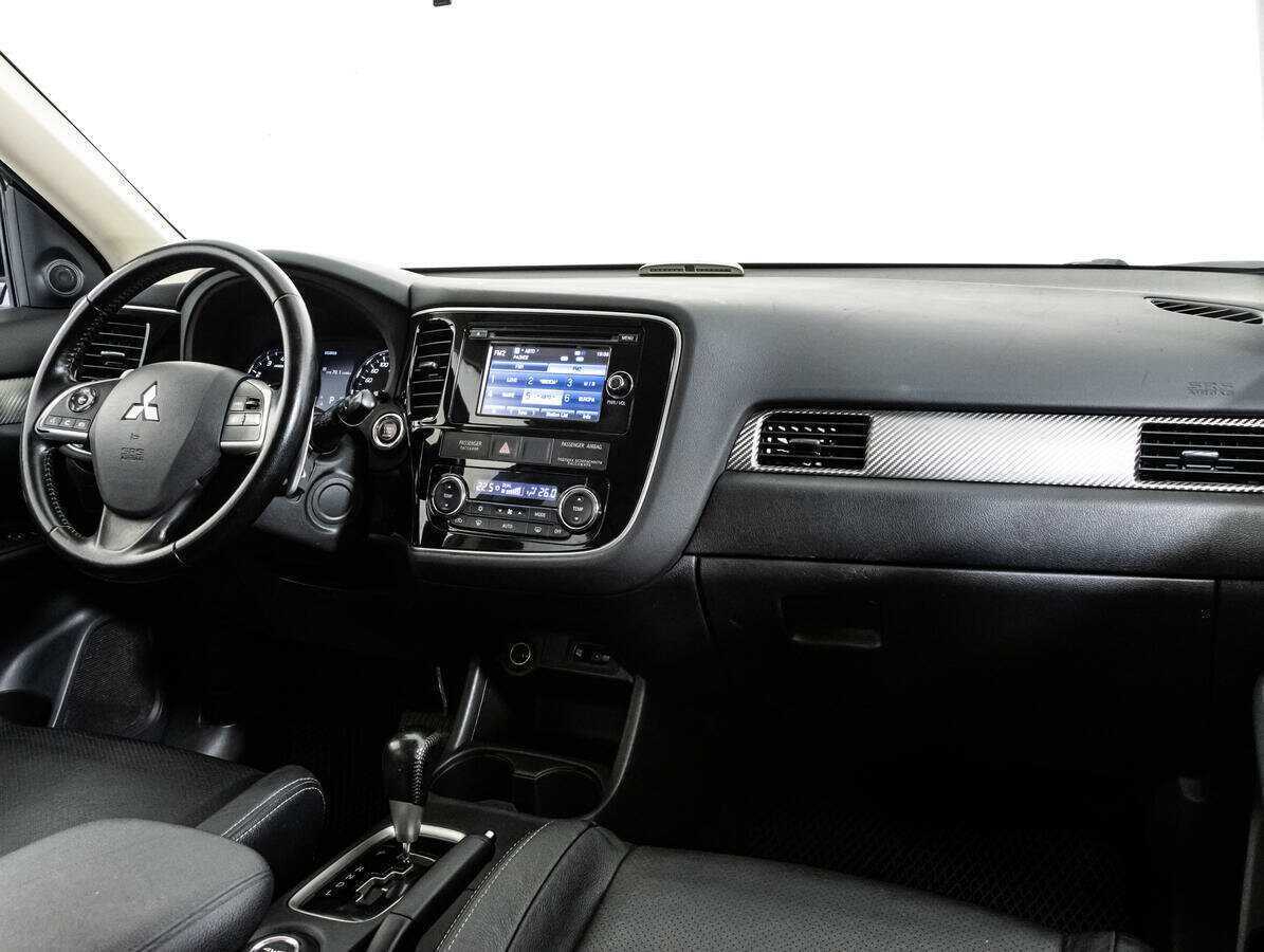 Mitsubishi Outlander с пробегом — 2014 год. Фото: #8