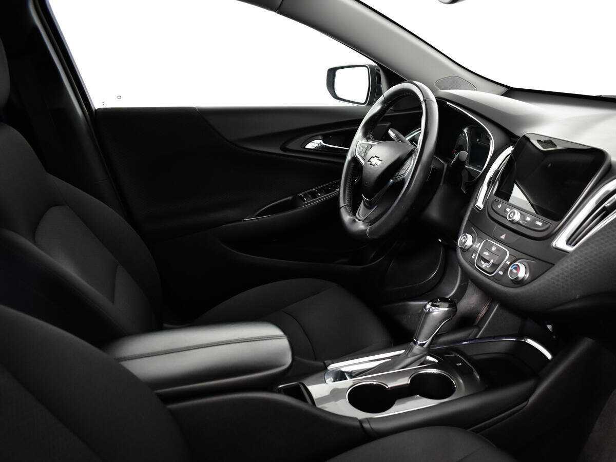 Chevrolet Malibu с пробегом — 2017 год. Фото: #6