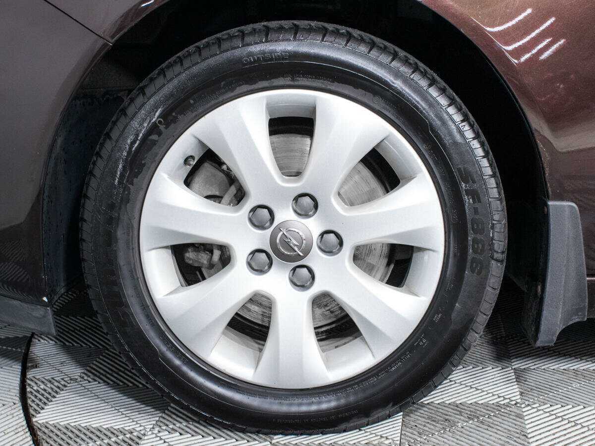 Opel Insignia с пробегом — 2014 год. Фото: #15