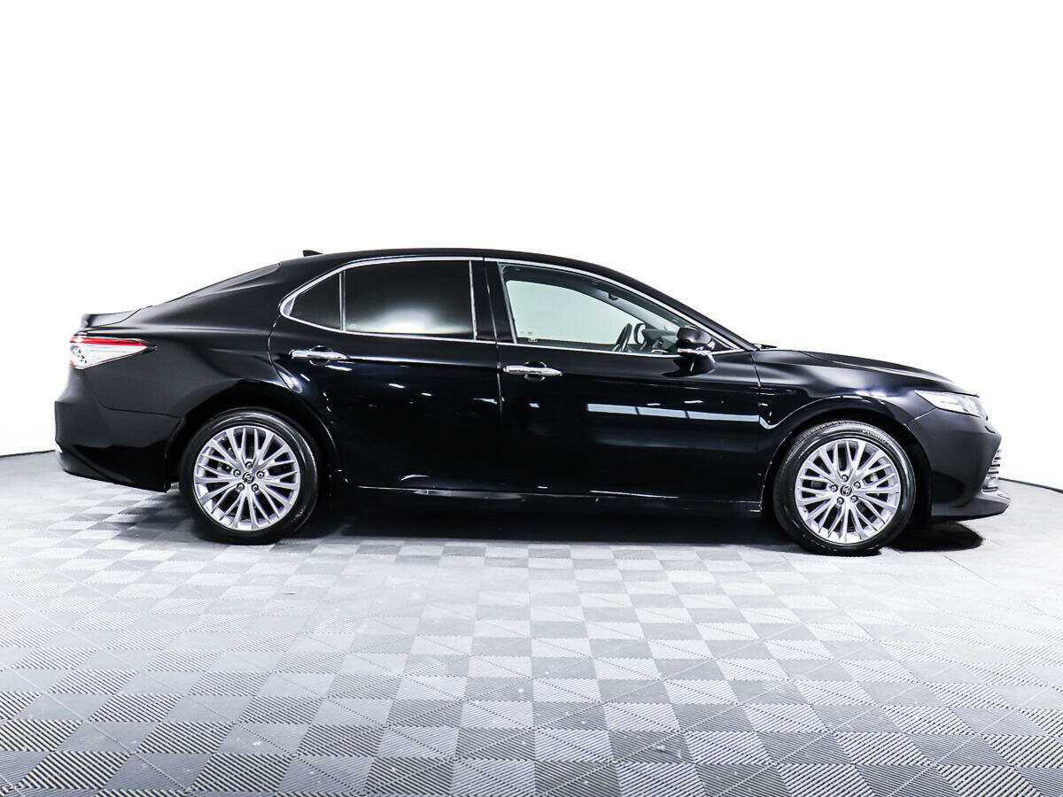 Toyota Camry с пробегом — 2021 год. Фото: #3