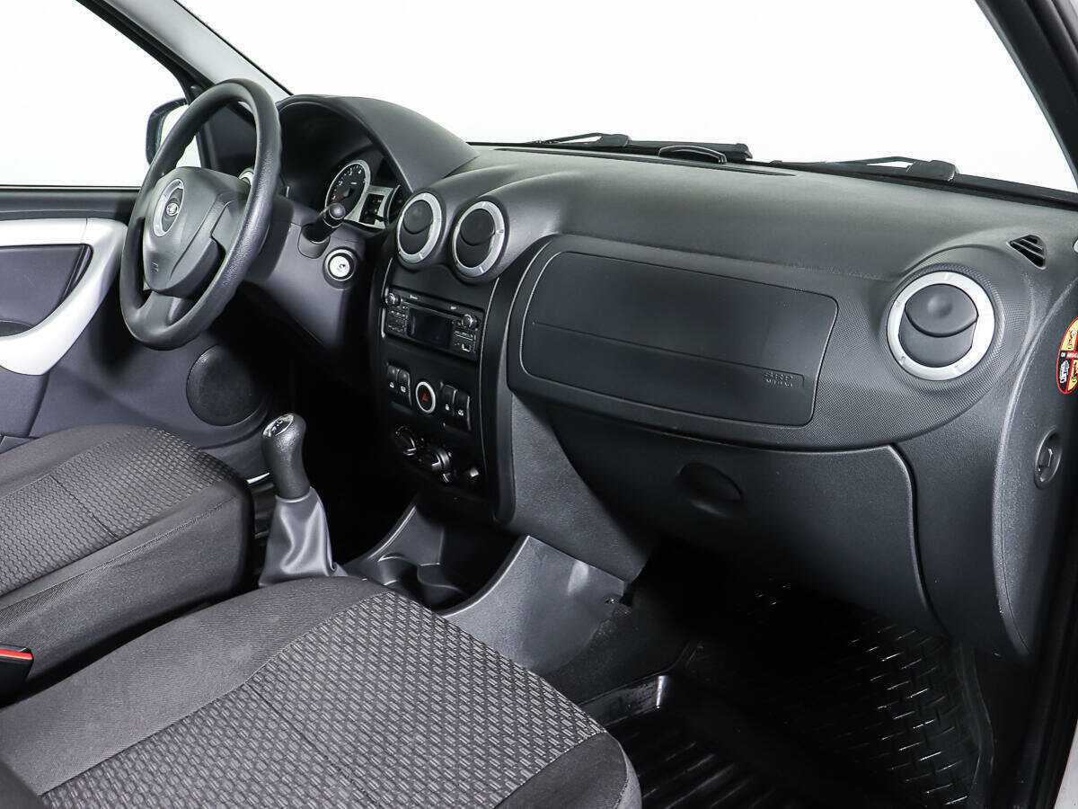 Lada (ВАЗ) Largus с пробегом — 2015 год. Фото: #8