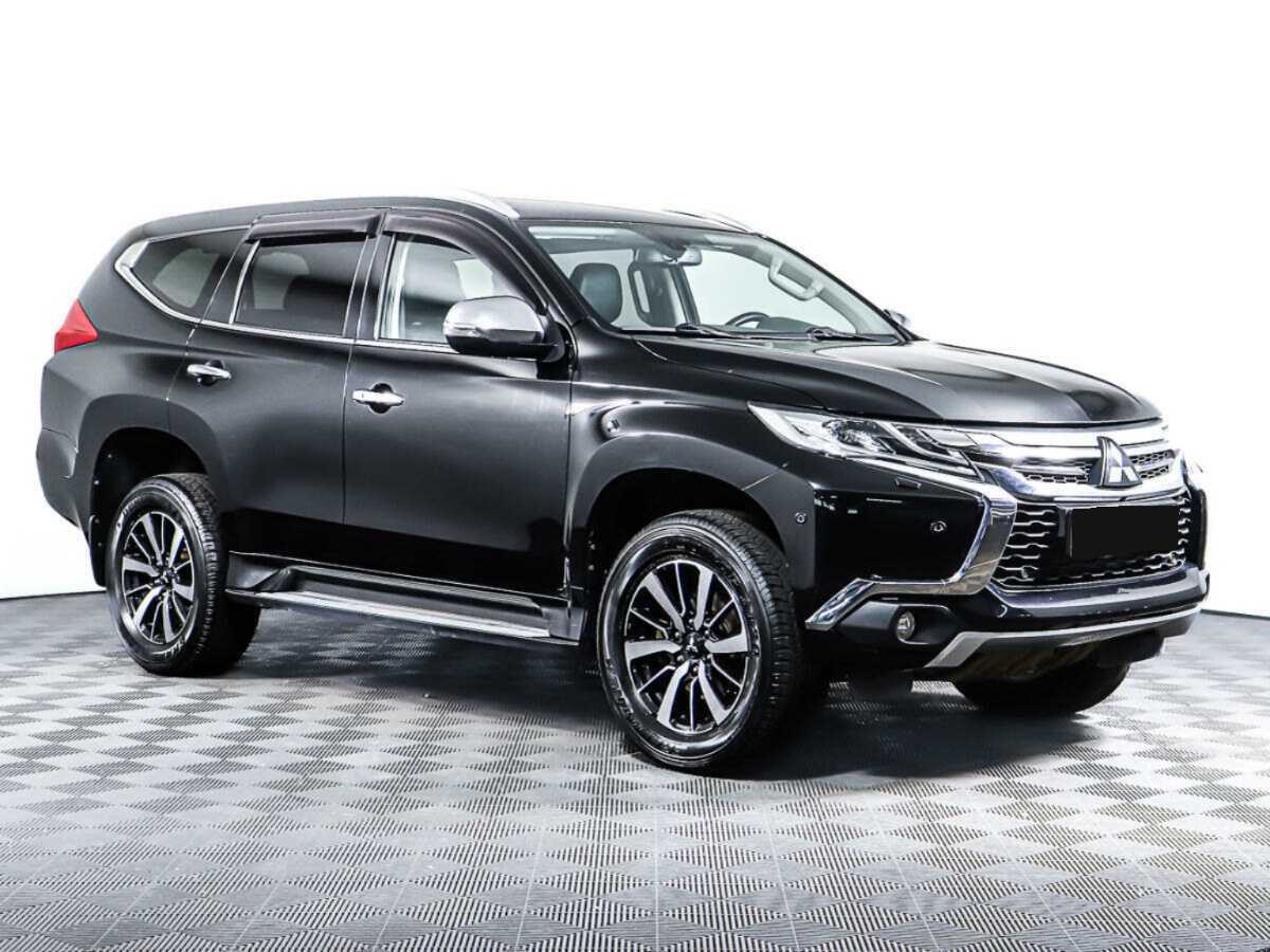 Mitsubishi Pajero Sport с пробегом — 2018 год. Фото: #2