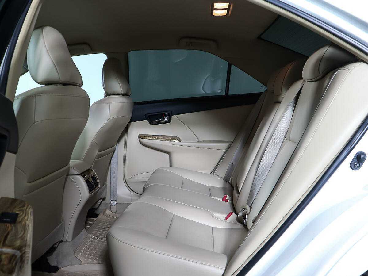 Toyota Camry с пробегом — 2014 год. Фото: #11
