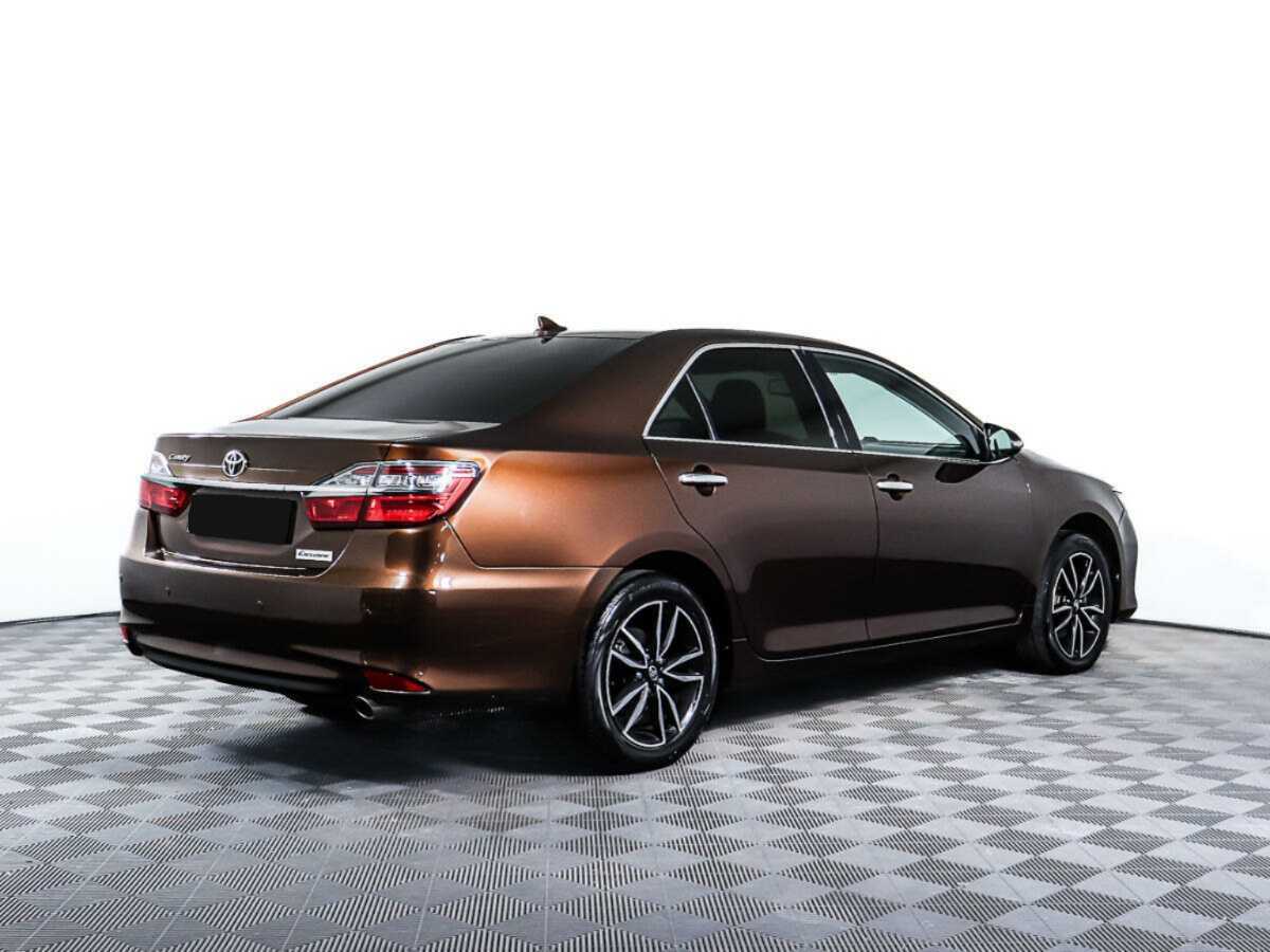 Toyota Camry с пробегом — 2017 год. Фото: #4