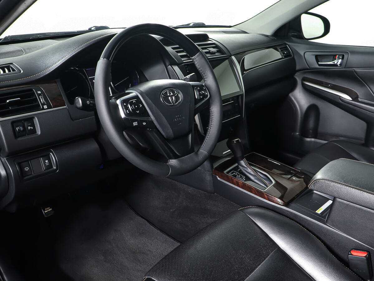 Toyota Camry с пробегом — 2017 год. Фото: #14