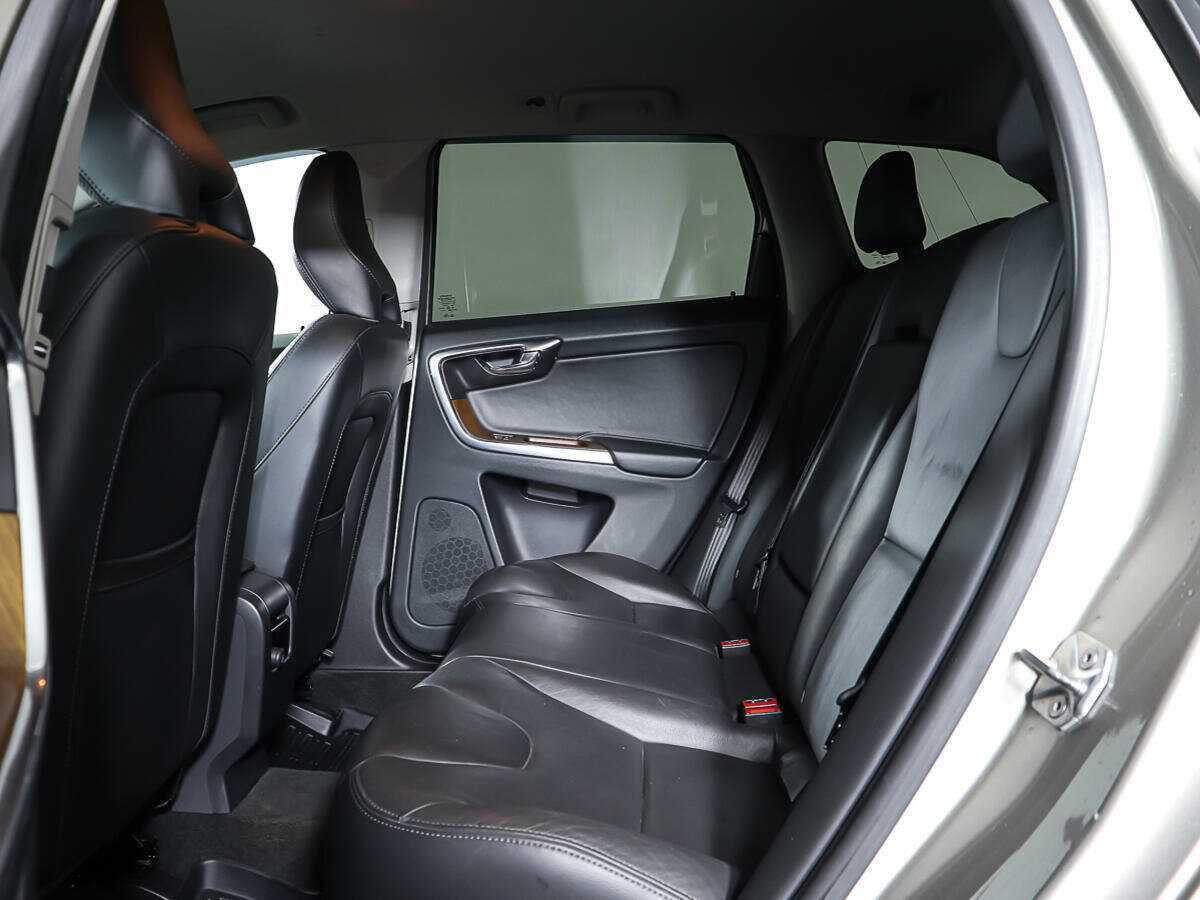 Volvo XC60 с пробегом — 2015 год. Фото: #9
