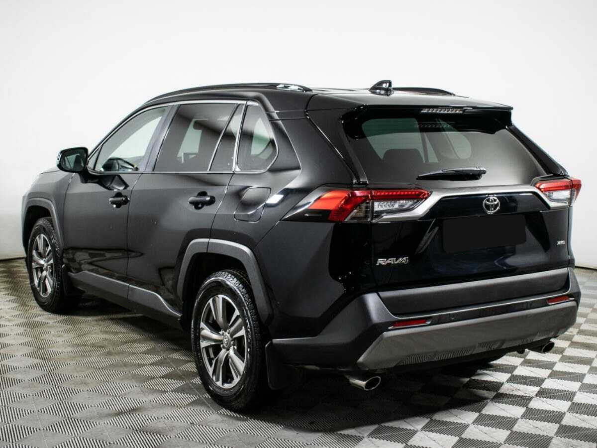 Toyota RAV4 с пробегом — 2020 год. Фото: #6