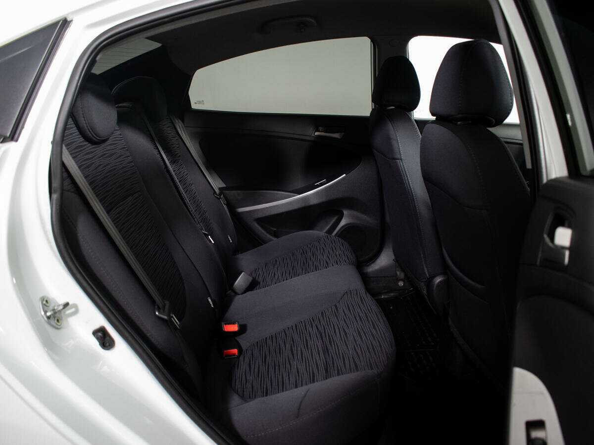 Hyundai Solaris с пробегом — 2016 год. Фото: #9