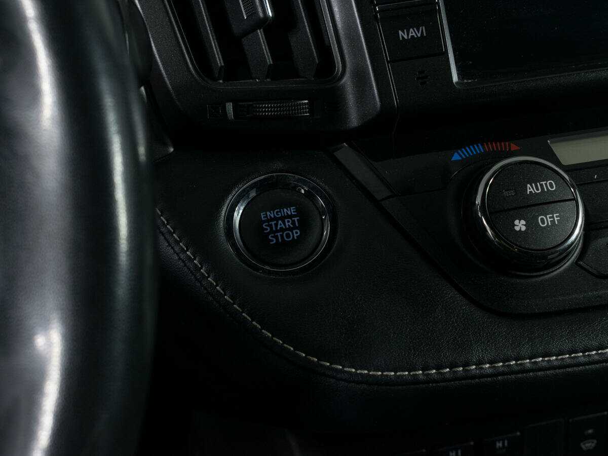 Toyota RAV4 с пробегом — 2018 год. Фото: #15