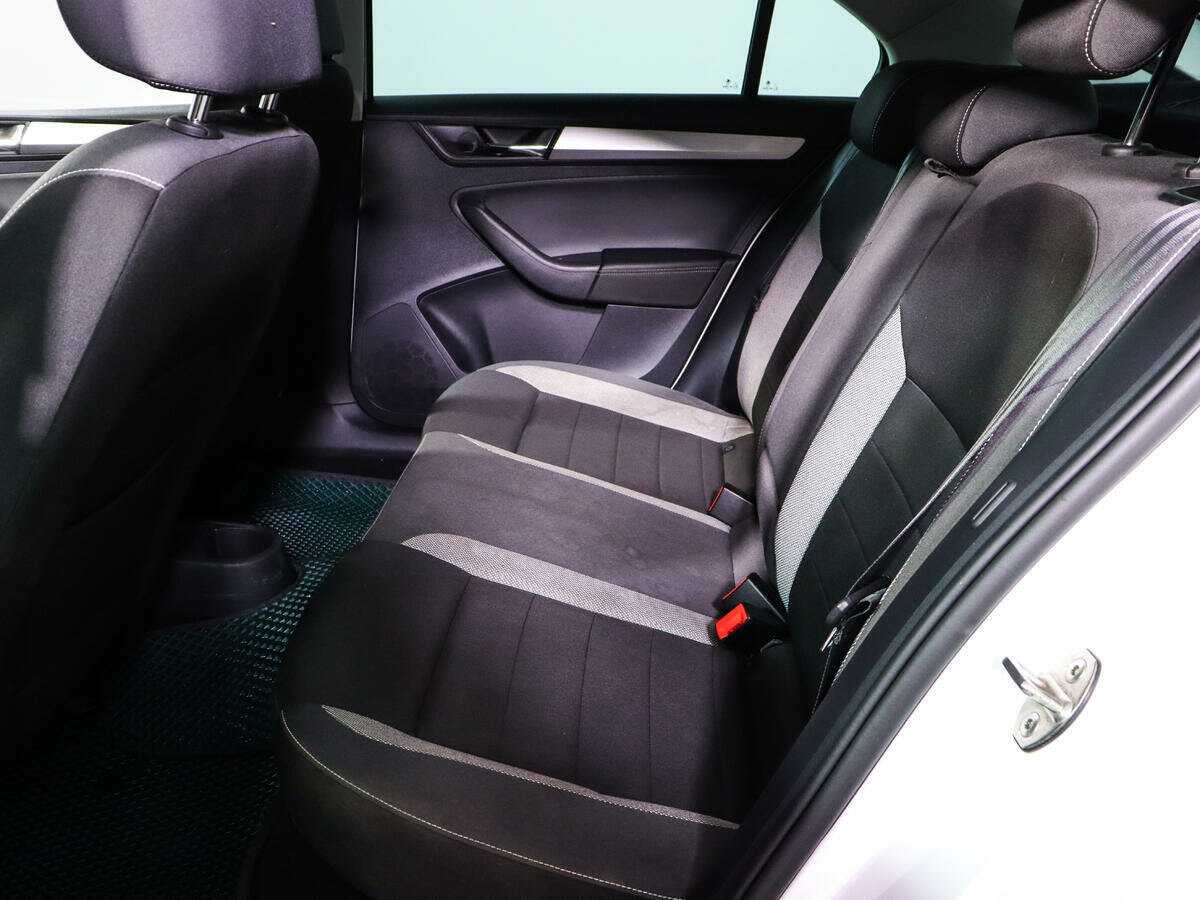 Skoda Rapid с пробегом — 2019 год. Фото: #9