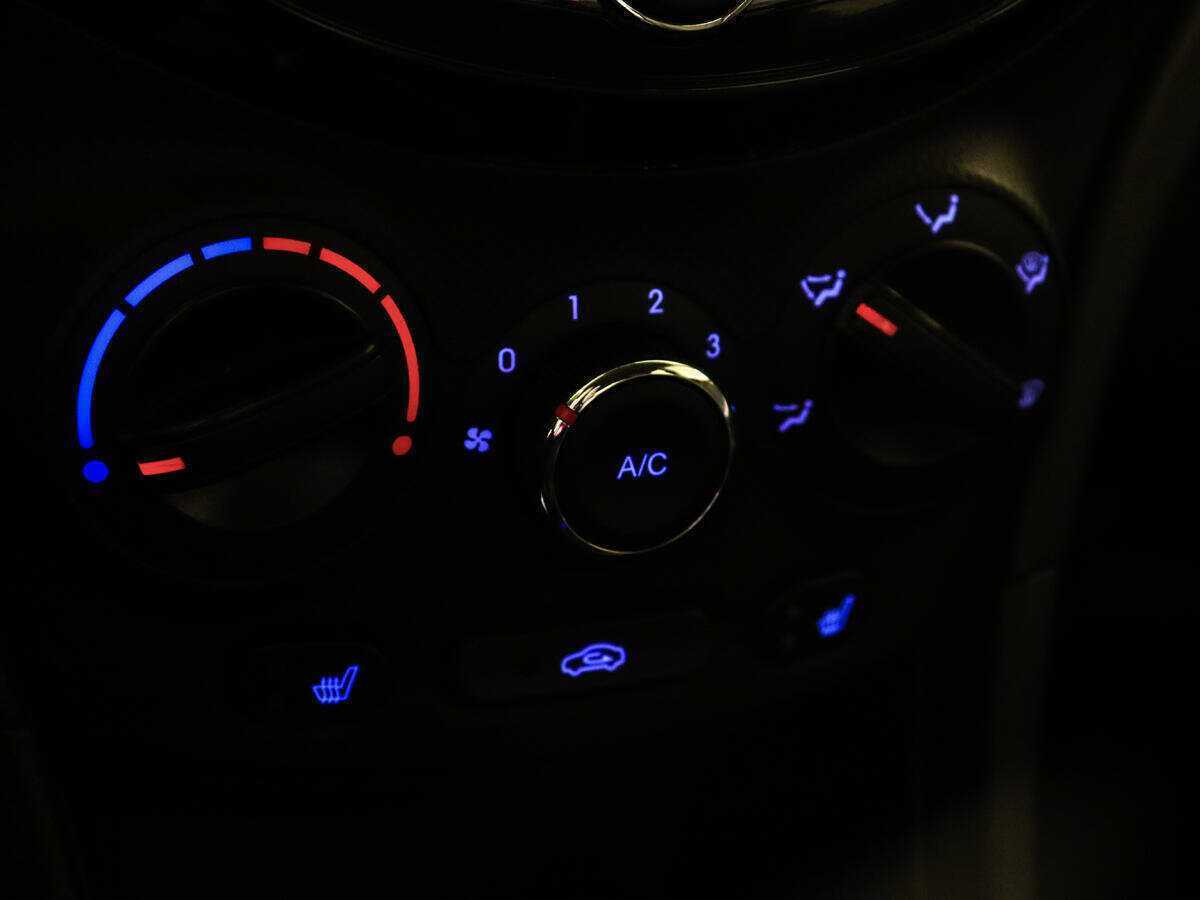 Hyundai Solaris с пробегом — 2012 год. Фото: #15