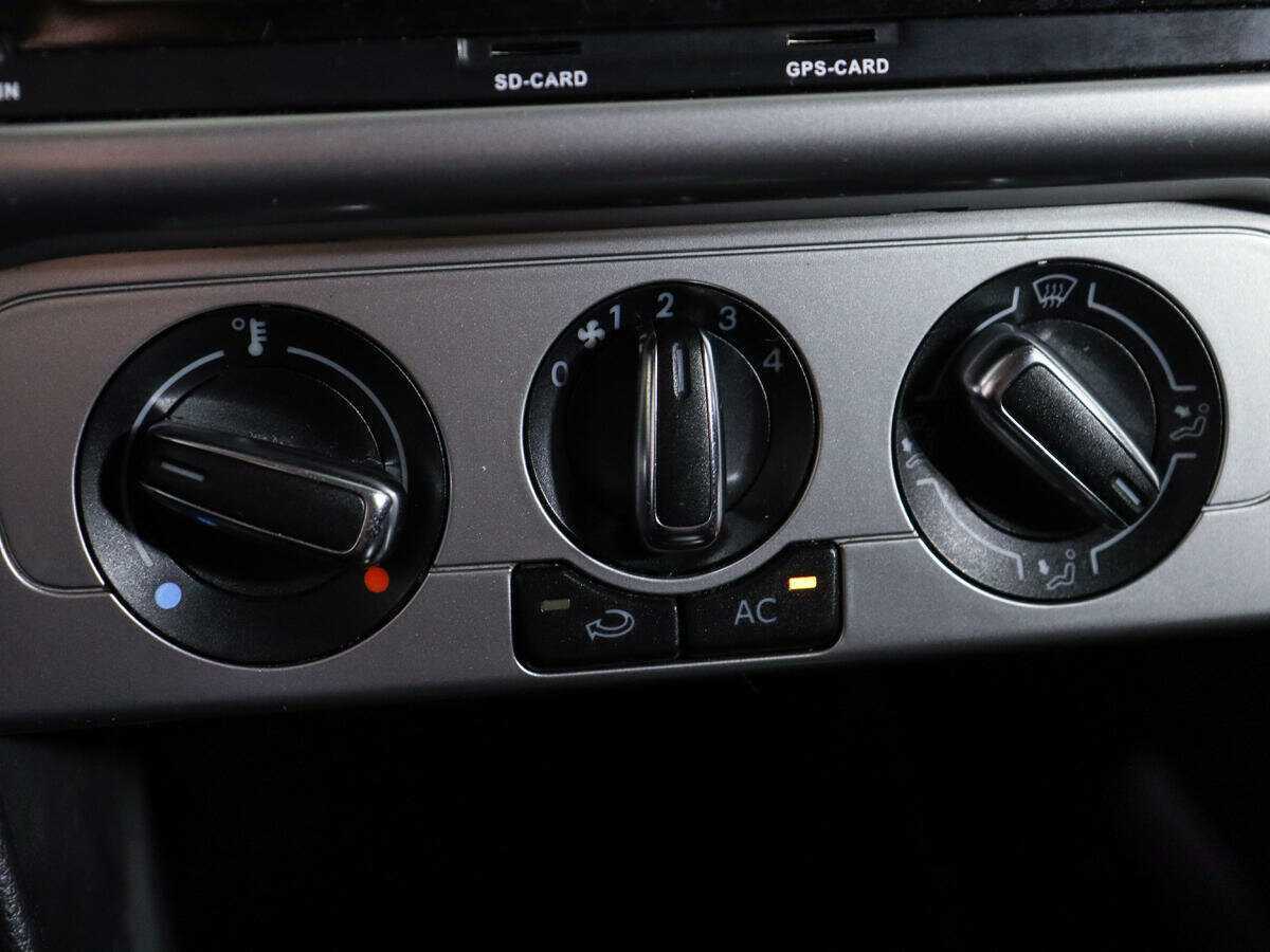 Volkswagen Polo с пробегом — 2013 год. Фото: #16