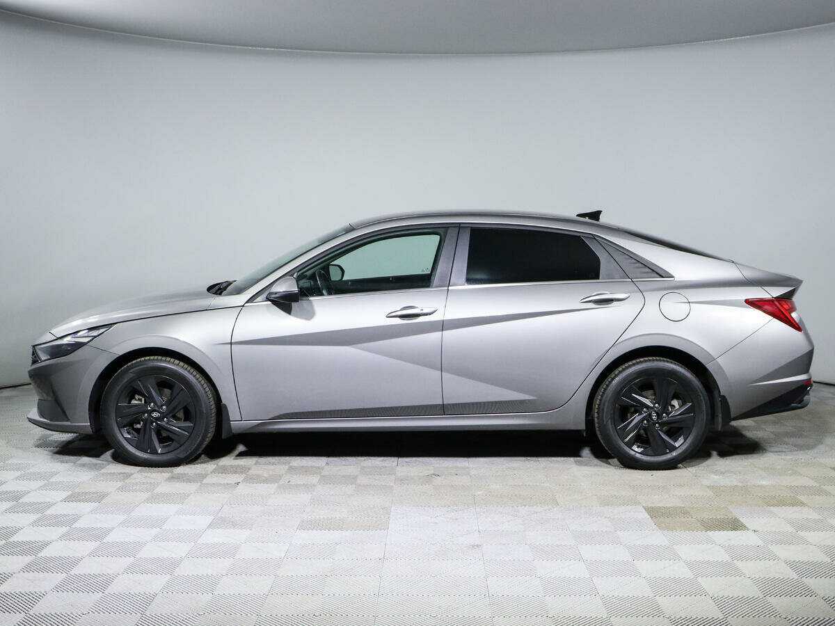 Hyundai Elantra с пробегом — 2022 год. Фото: #7