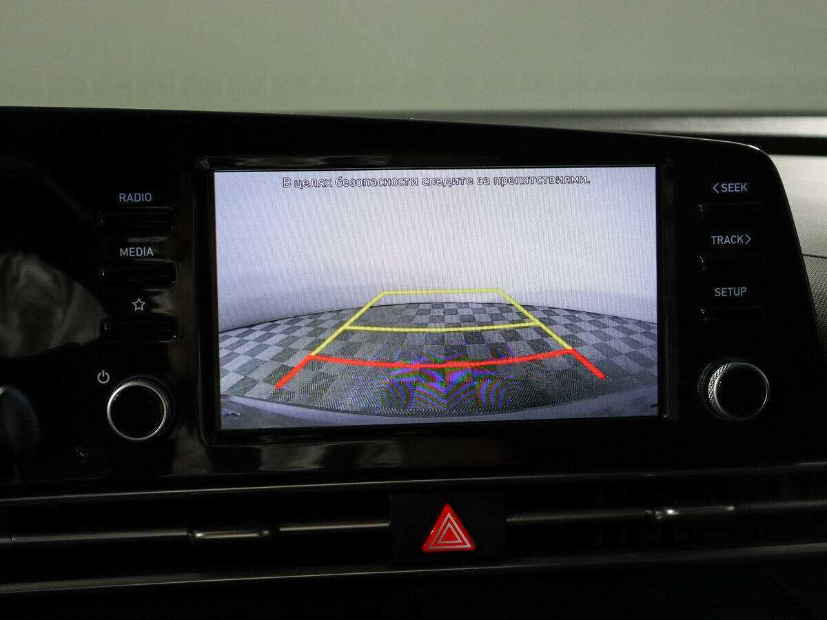 Hyundai Elantra с пробегом — 2022 год. Фото: #14