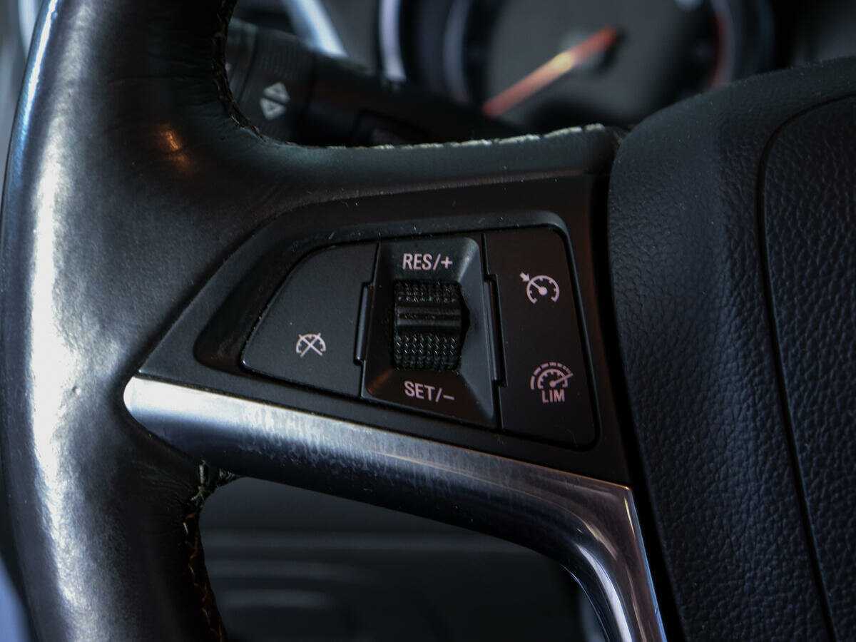 Opel Mokka с пробегом — 2012 год. Фото: #13