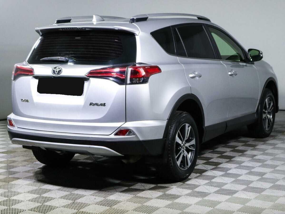 Toyota RAV4 с пробегом — 2016 год. Фото: #4