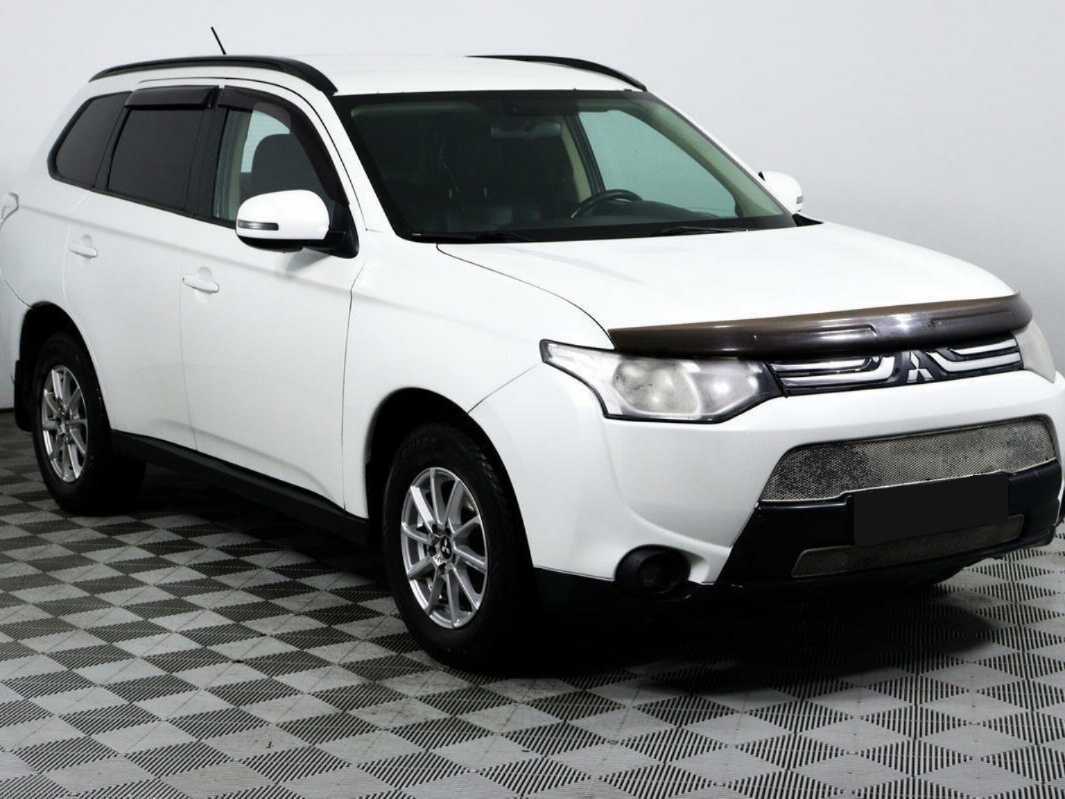 Mitsubishi Outlander с пробегом — 2013 год. Фото: #2